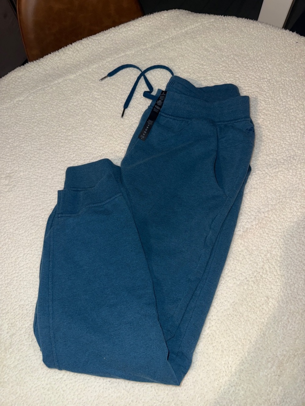 Men’s Lululemon joggers size Large